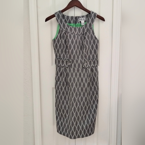 Modern "Mod" Abstract Print Dress - Picture 12 of 16